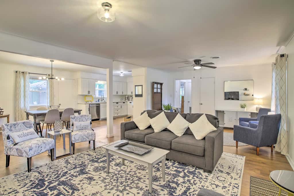 1 Mi to Main St: Brenham Retreat w/ Game Room