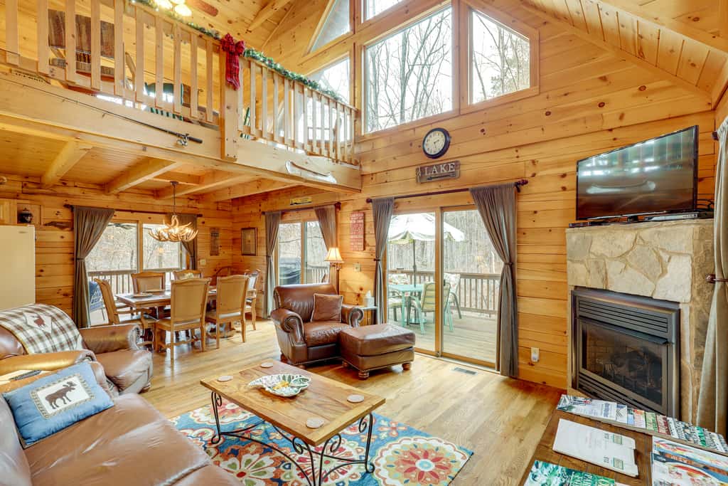 Great for Groups! Quiet Nebo Cabin w/ Lake Access