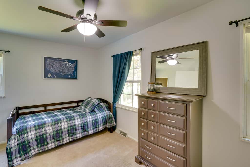 Saratoga Springs Haven w/ Pool + Fire Pit!