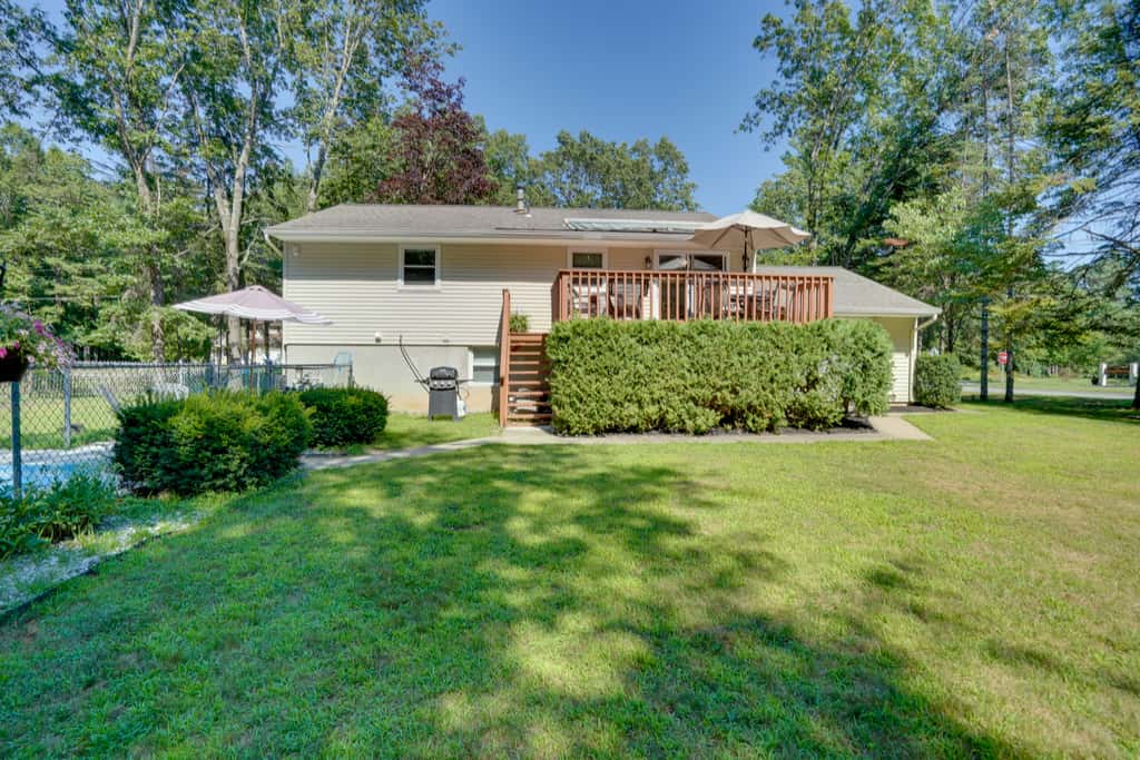 Saratoga Springs Haven w/ Pool + Fire Pit!