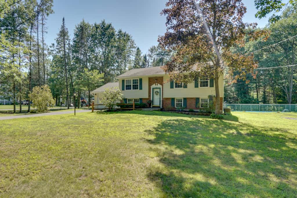 Saratoga Springs Haven w/ Pool + Fire Pit!
