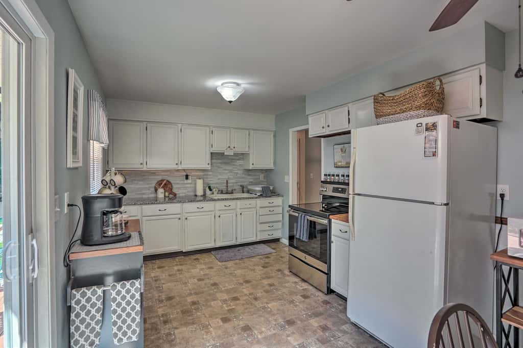 Saratoga Springs Haven w/ Pool + Fire Pit!