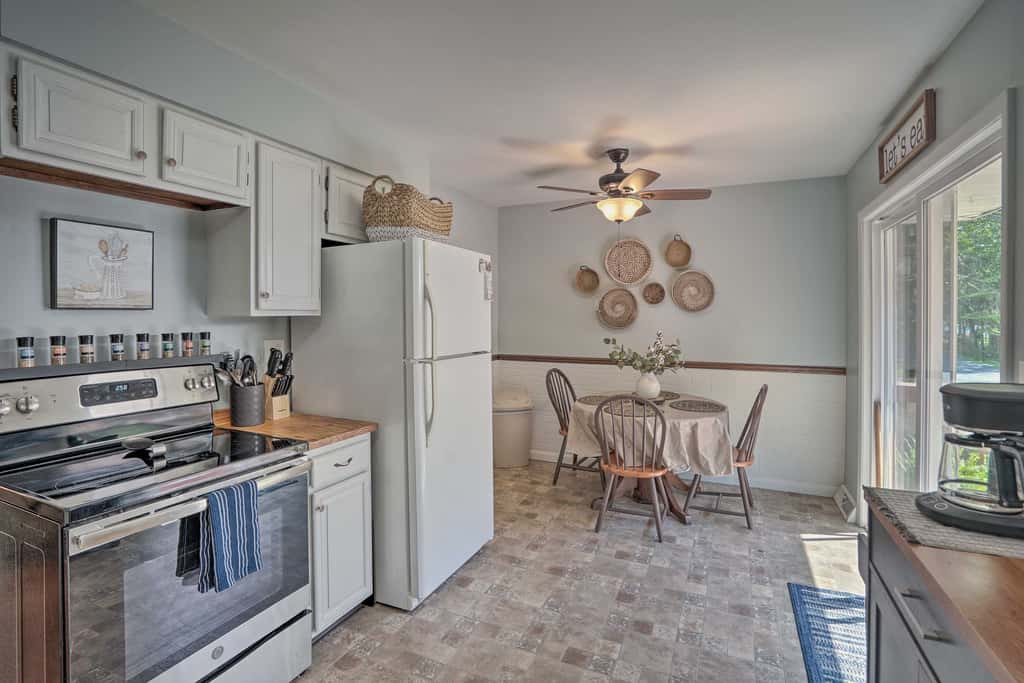 Saratoga Springs Haven w/ Pool + Fire Pit!