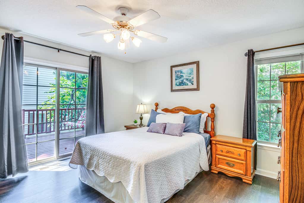 Lovely McCormick Home in Savannah Lakes Village