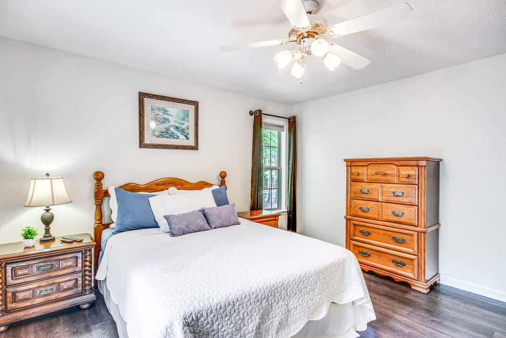 Lovely McCormick Home in Savannah Lakes Village