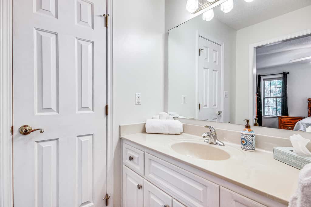 Lovely McCormick Home in Savannah Lakes Village
