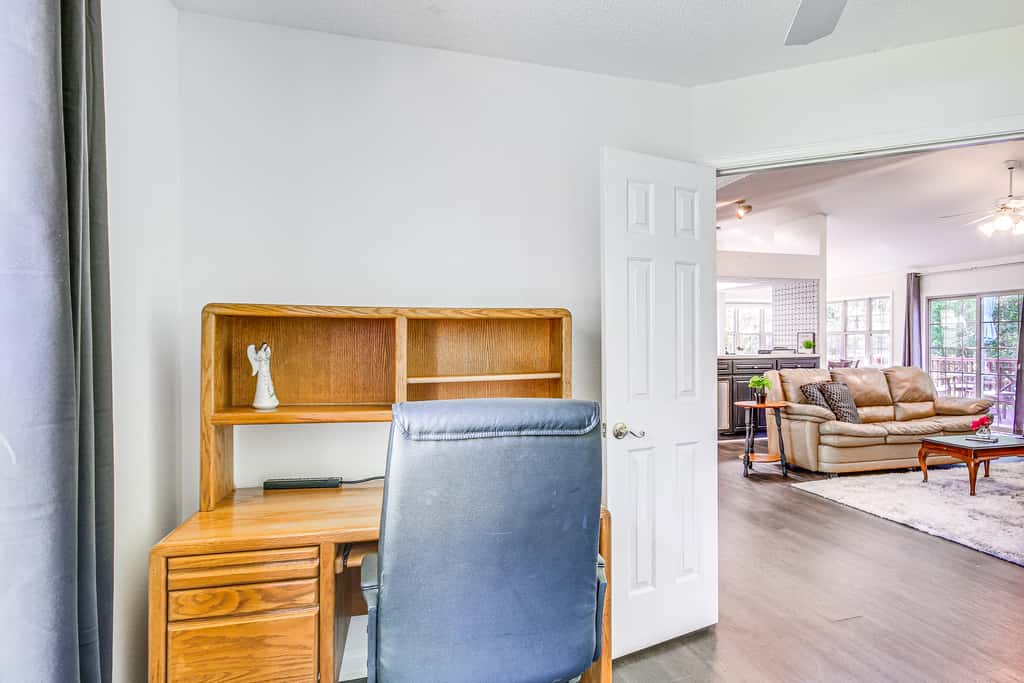 Lovely McCormick Home in Savannah Lakes Village