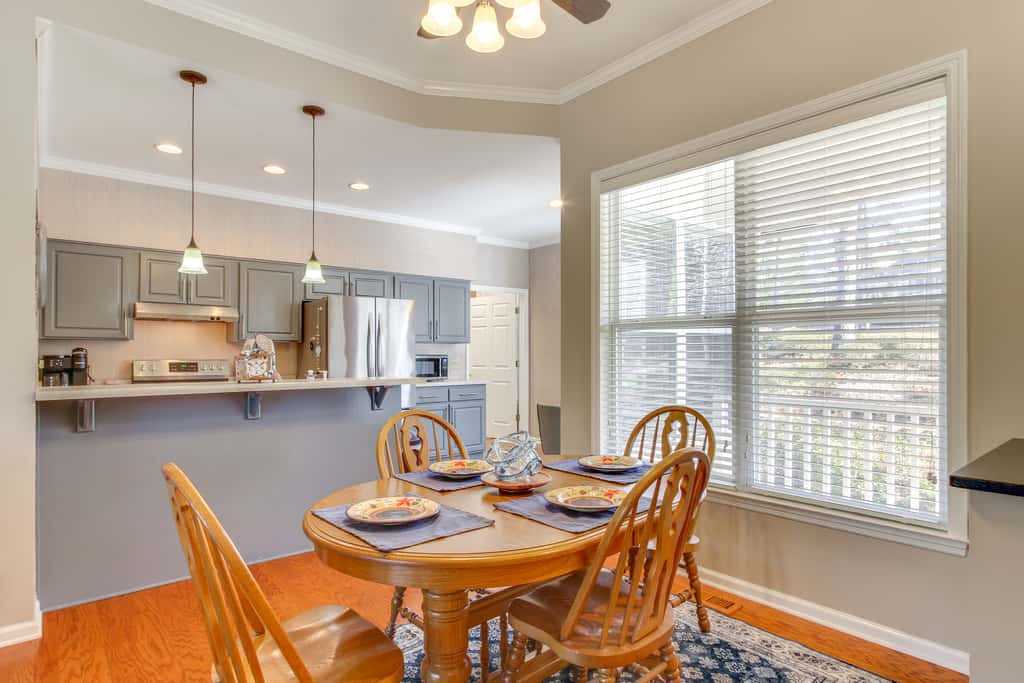 Lakefront McCormick Gem: Deck & Golf Course Views