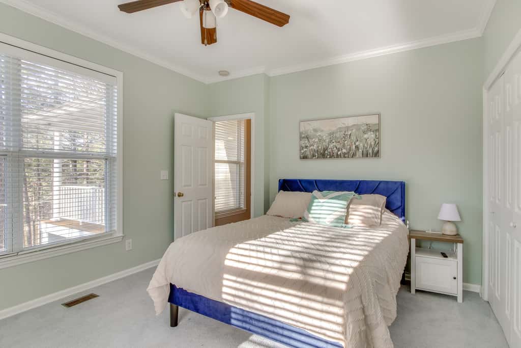 Lakefront McCormick Gem: Deck & Golf Course Views