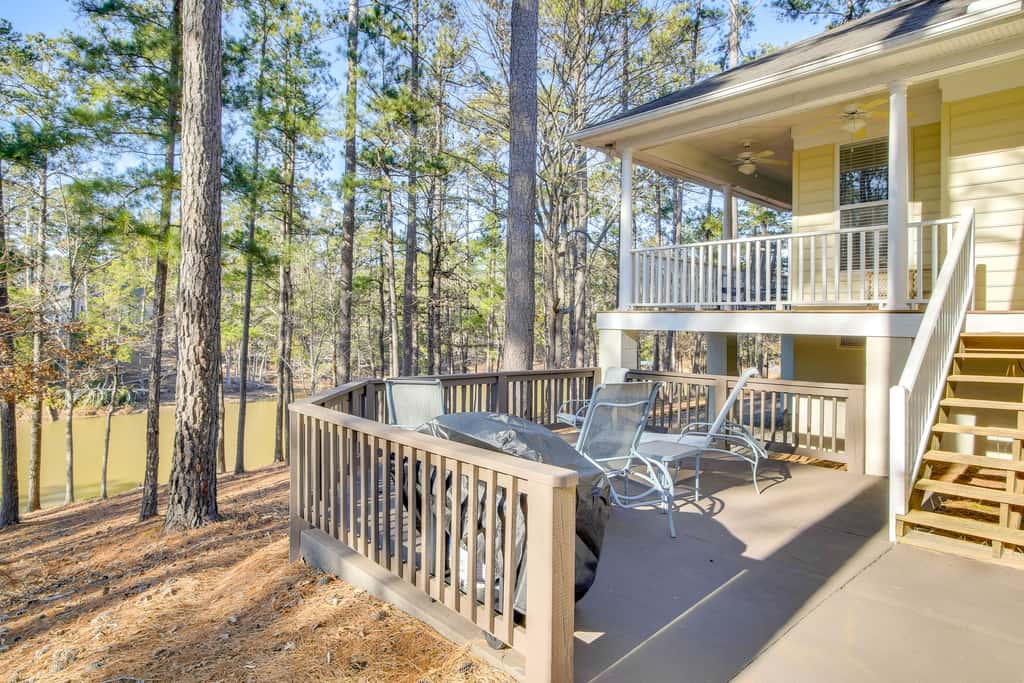 Lakefront McCormick Gem: Deck & Golf Course Views