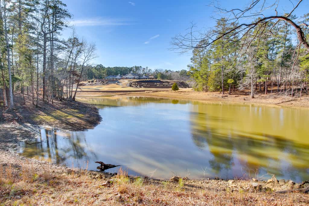 Lakefront McCormick Gem: Deck & Golf Course Views