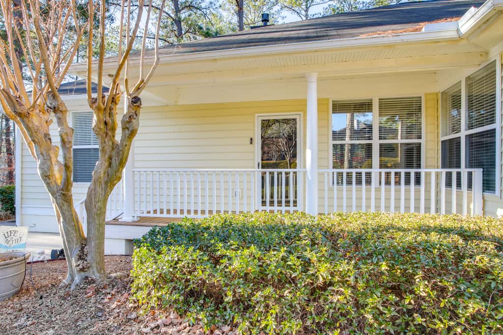 Lakefront McCormick Gem: Deck & Golf Course Views