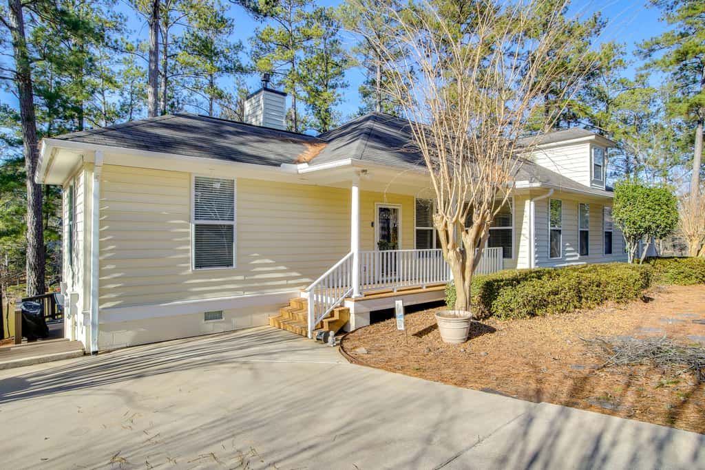 Lakefront McCormick Gem: Deck & Golf Course Views