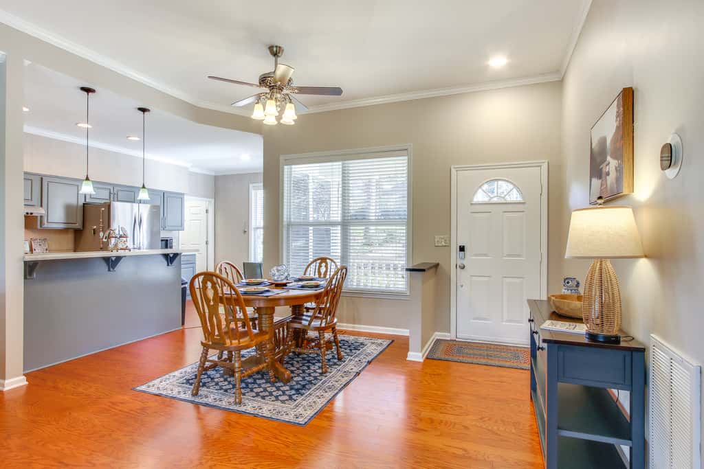 Lakefront McCormick Gem: Deck & Golf Course Views