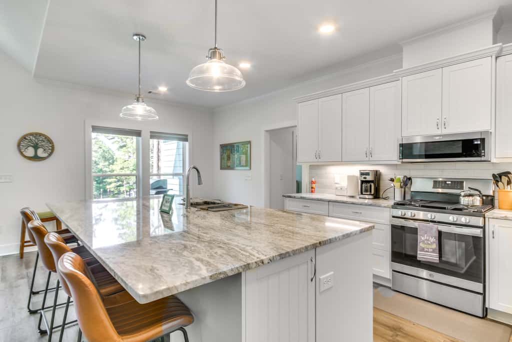 Lakefront McCormick Retreat w/ Patio & Views