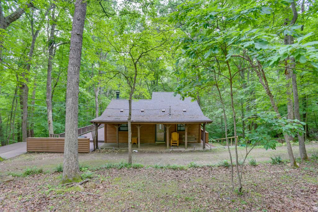 Lake Access & Hot Tub! Serene Rockbridge Cabin