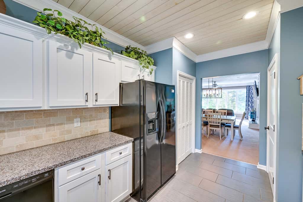 Lake Keowee Condo w/ Balcony & Resort Amenities!