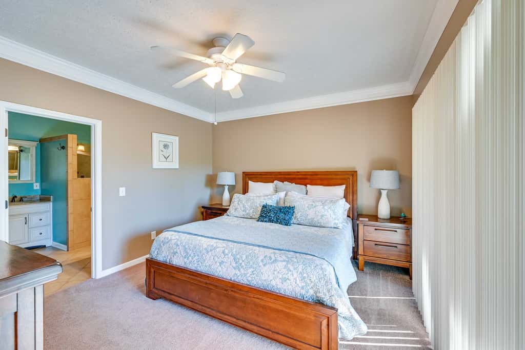 Lake Keowee Condo w/ Balcony & Resort Amenities!