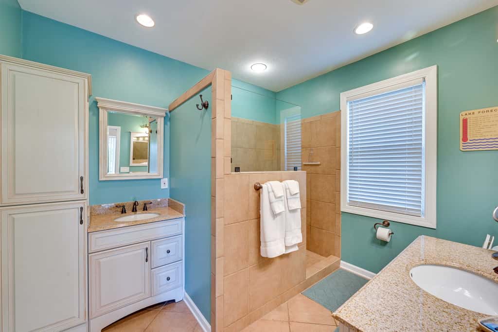 Lake Keowee Condo w/ Balcony & Resort Amenities!
