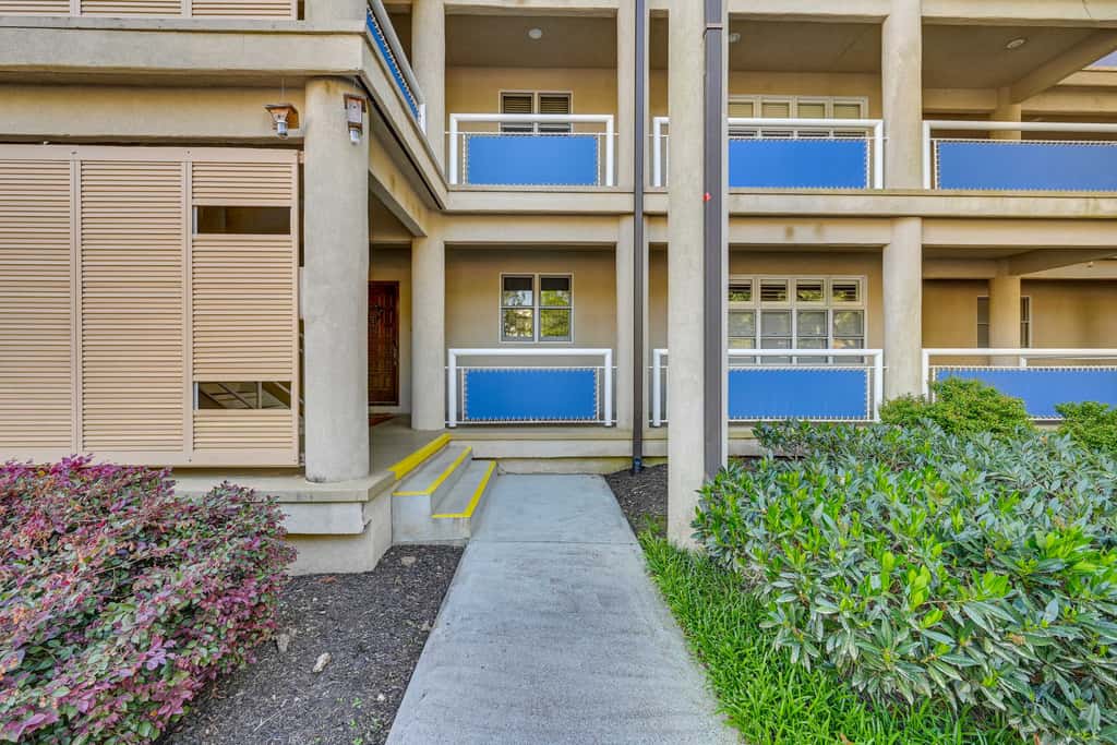 Lake Keowee Condo w/ Balcony & Resort Amenities!