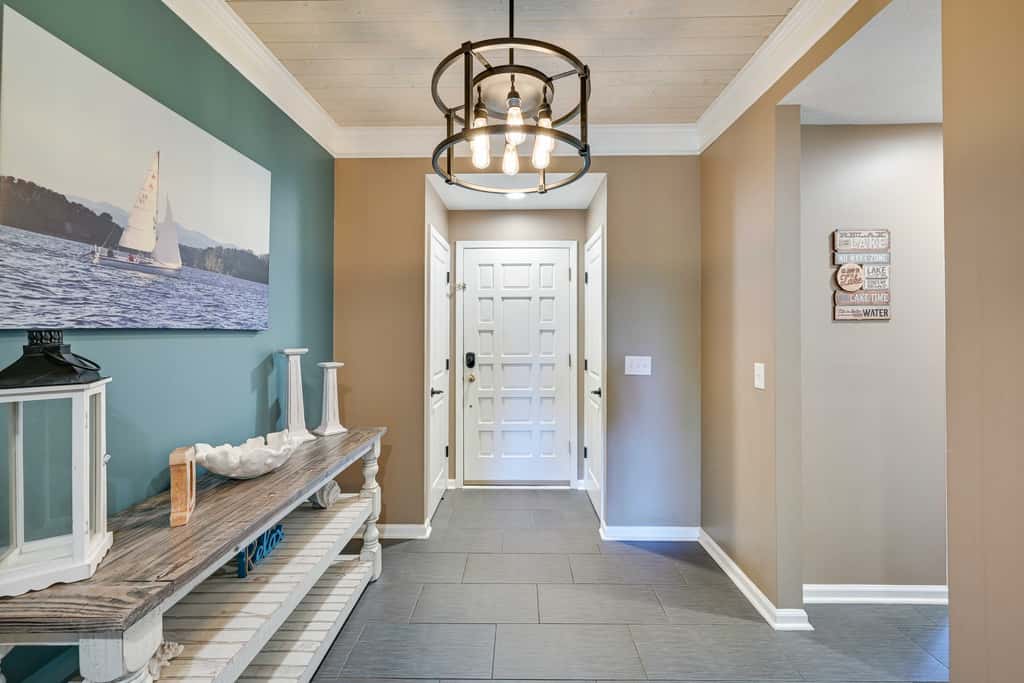 Lake Keowee Condo w/ Balcony & Resort Amenities!