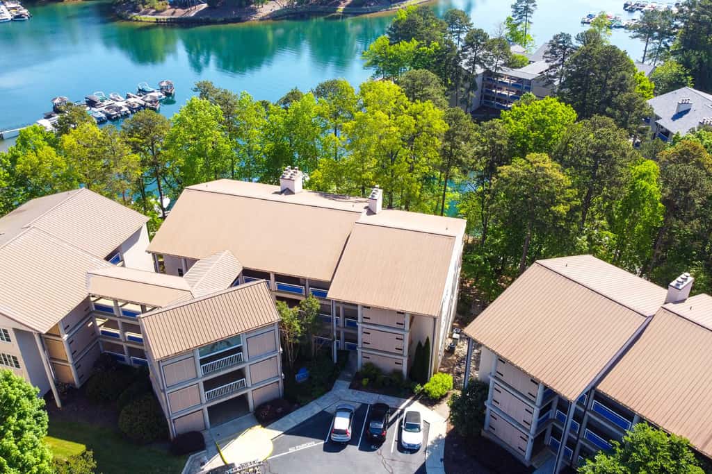 Lake Keowee Condo w/ Balcony & Resort Amenities!
