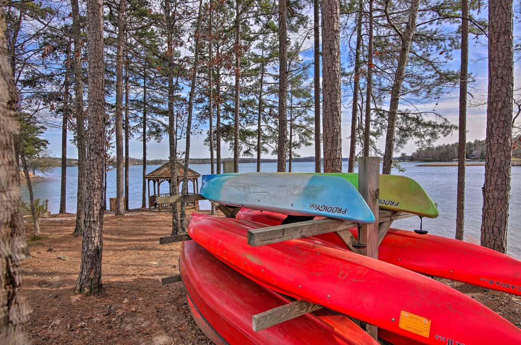 Lake Keowee Condo w/ Balcony & Resort Amenities!