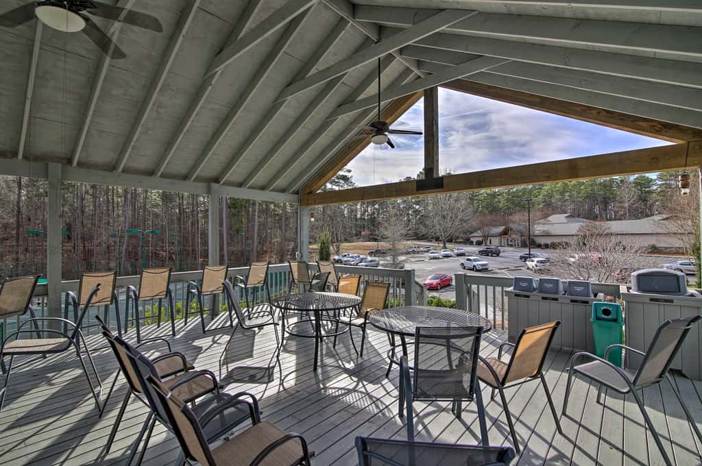 Lake Keowee Condo w/ Balcony & Resort Amenities!