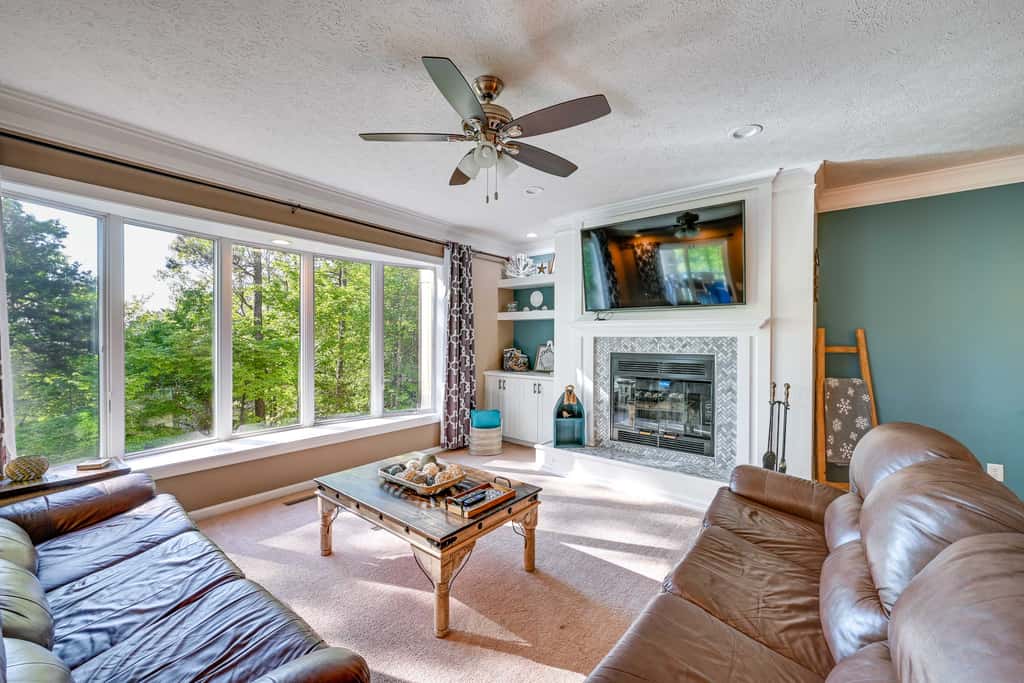 Lake Keowee Condo w/ Balcony & Resort Amenities!