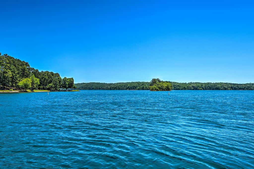 Resort-Style Condo w/ Balcony on Lake Keowee