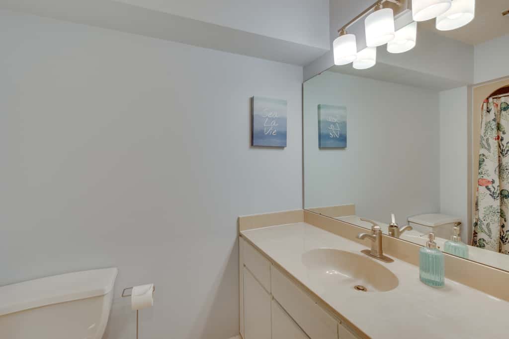 Salem Vacation Rental w/ Lake Keowee Access!