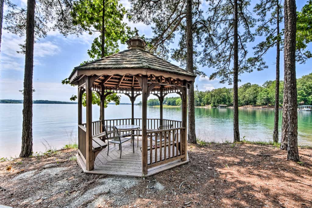 Salem Vacation Rental w/ Lake Keowee Access!