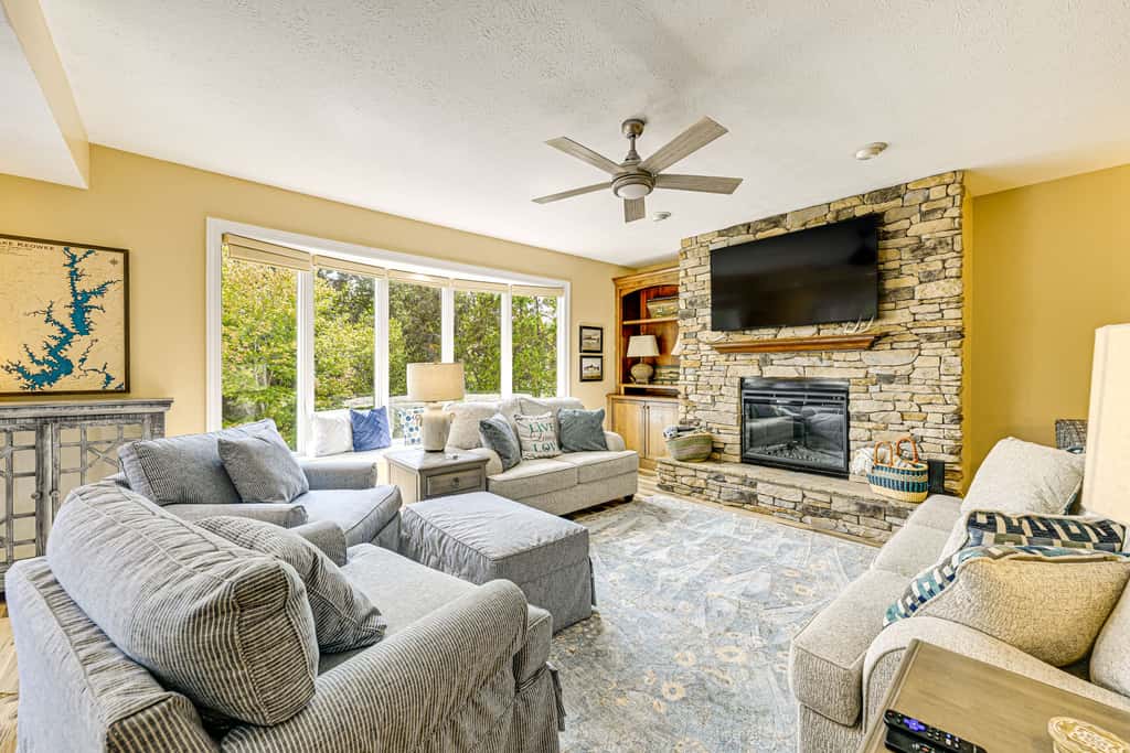 Keowee Key Condo w/ Lake Access!