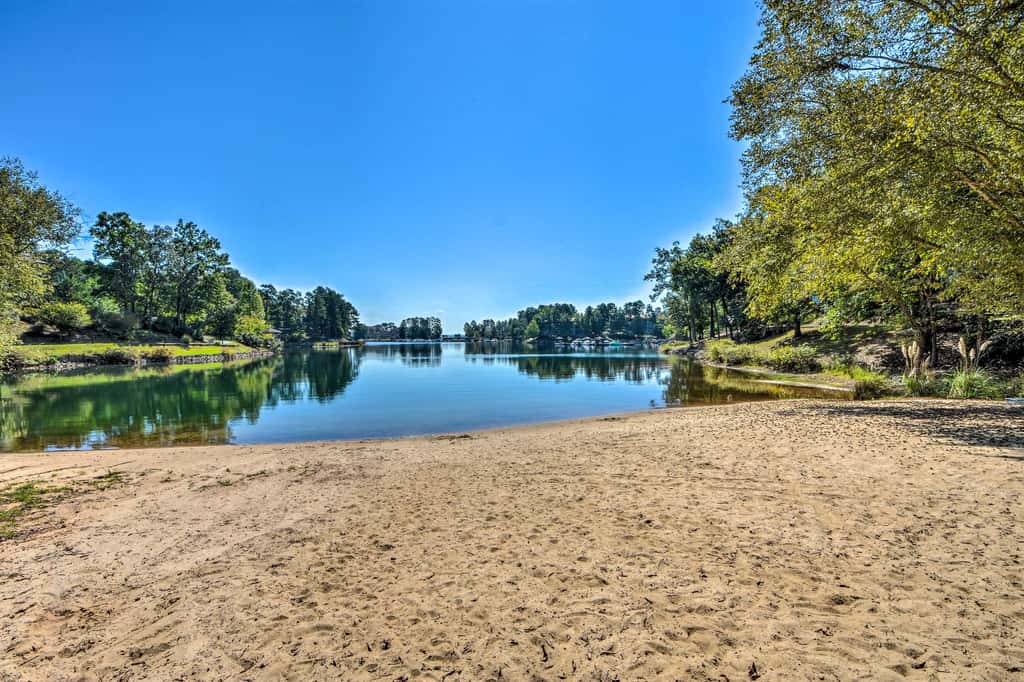 Keowee Key Condo w/ Lake Access!