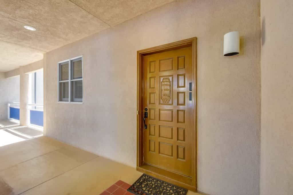 Clemson Game Retreat: Lakefront Keowee Key Condo