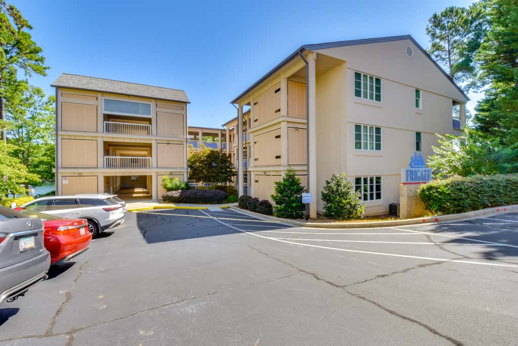 Clemson Game Retreat: Lakefront Keowee Key Condo