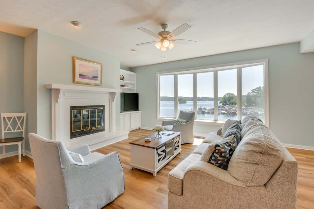 Clemson Game Retreat: Lakefront Keowee Key Condo