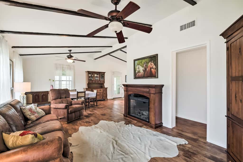 On Scenic 60-Acre Farm: Carmine Cottage w/ Porch