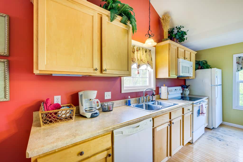 Taylorsville Cottage w/ Hot Tub & Lake Access!