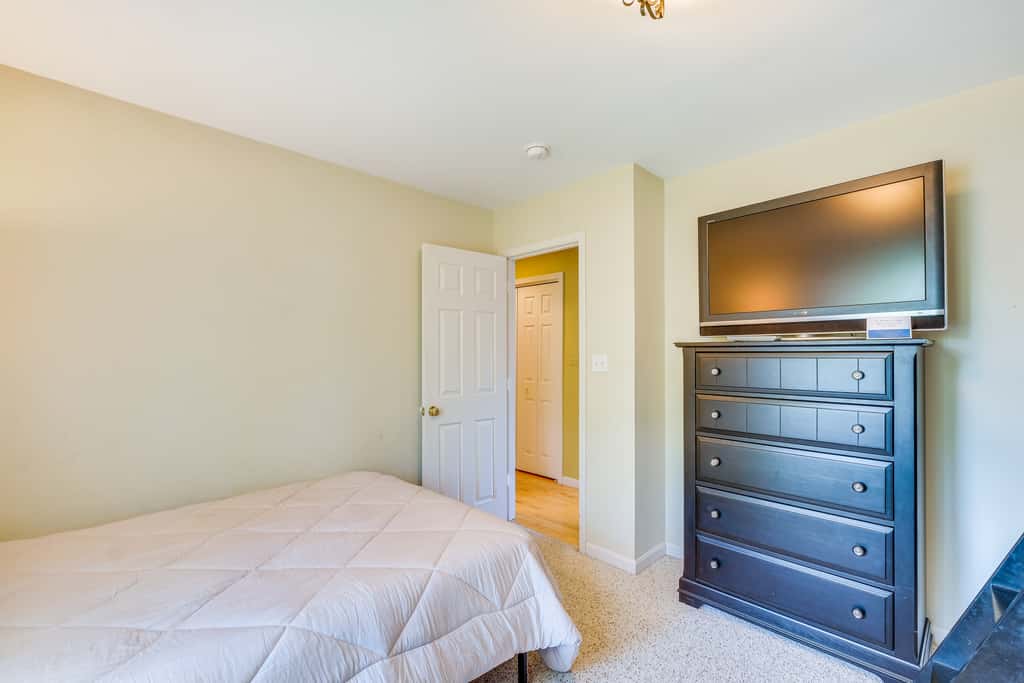 Taylorsville Cottage w/ Hot Tub & Lake Access!