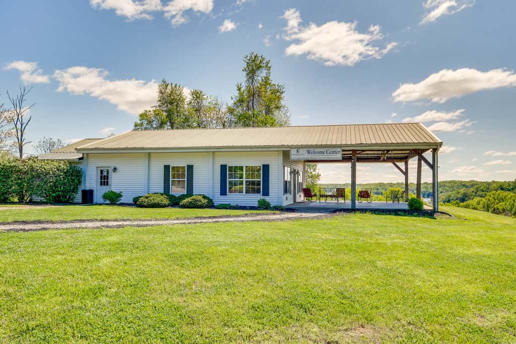 Taylorsville Cottage w/ Hot Tub & Lake Access!