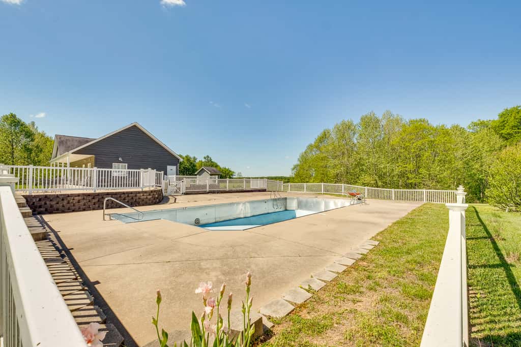 Taylorsville Cottage w/ Hot Tub & Lake Access!