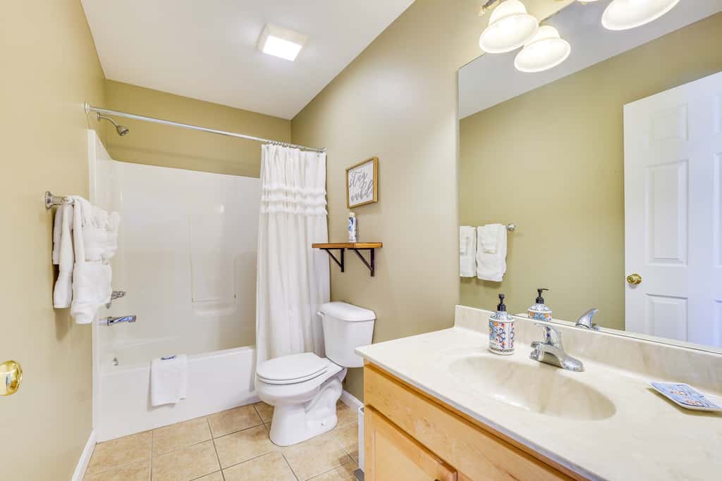 Cozy Resort-Style Escape on Taylorsville Lake!