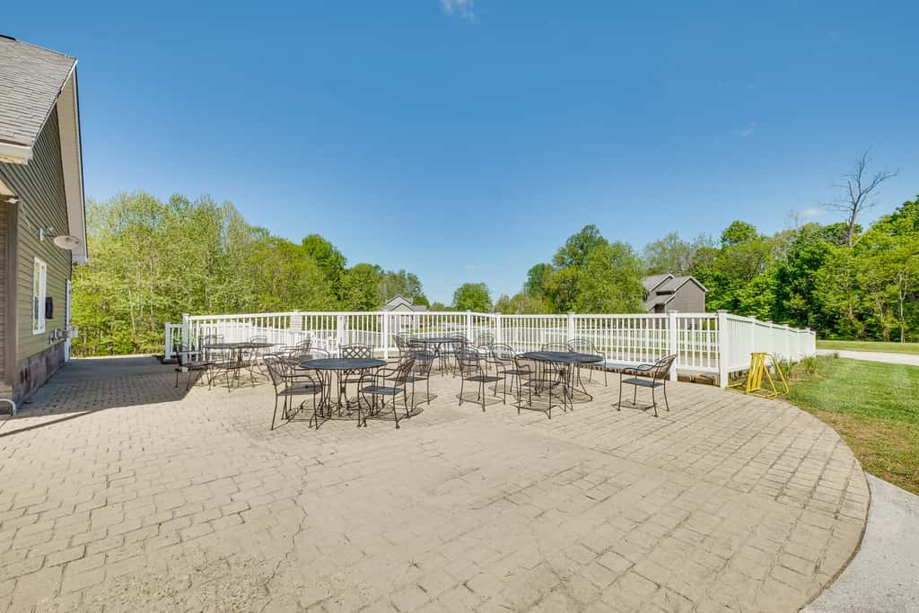 Cozy Resort-Style Escape on Taylorsville Lake!