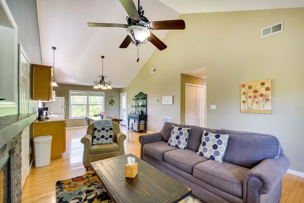 Cozy Resort-Style Escape on Taylorsville Lake!