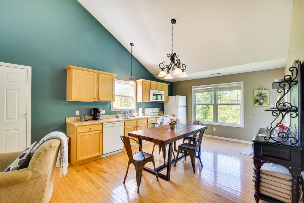 Cozy Resort-Style Escape on Taylorsville Lake!