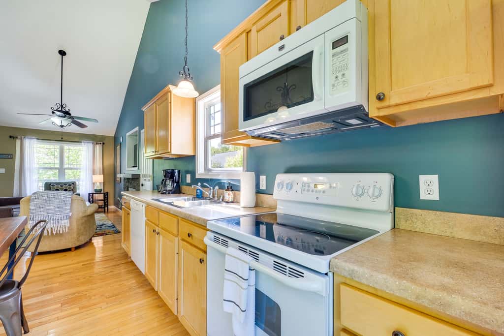 Cozy Resort-Style Escape on Taylorsville Lake!