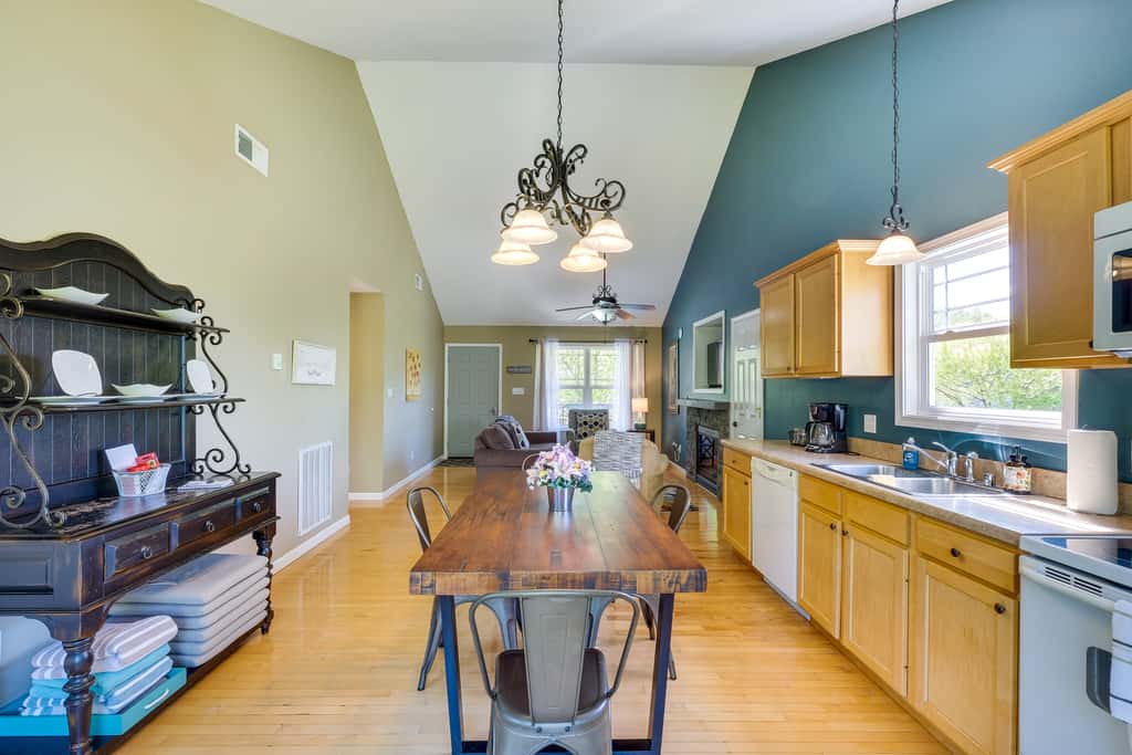 Cozy Resort-Style Escape on Taylorsville Lake!