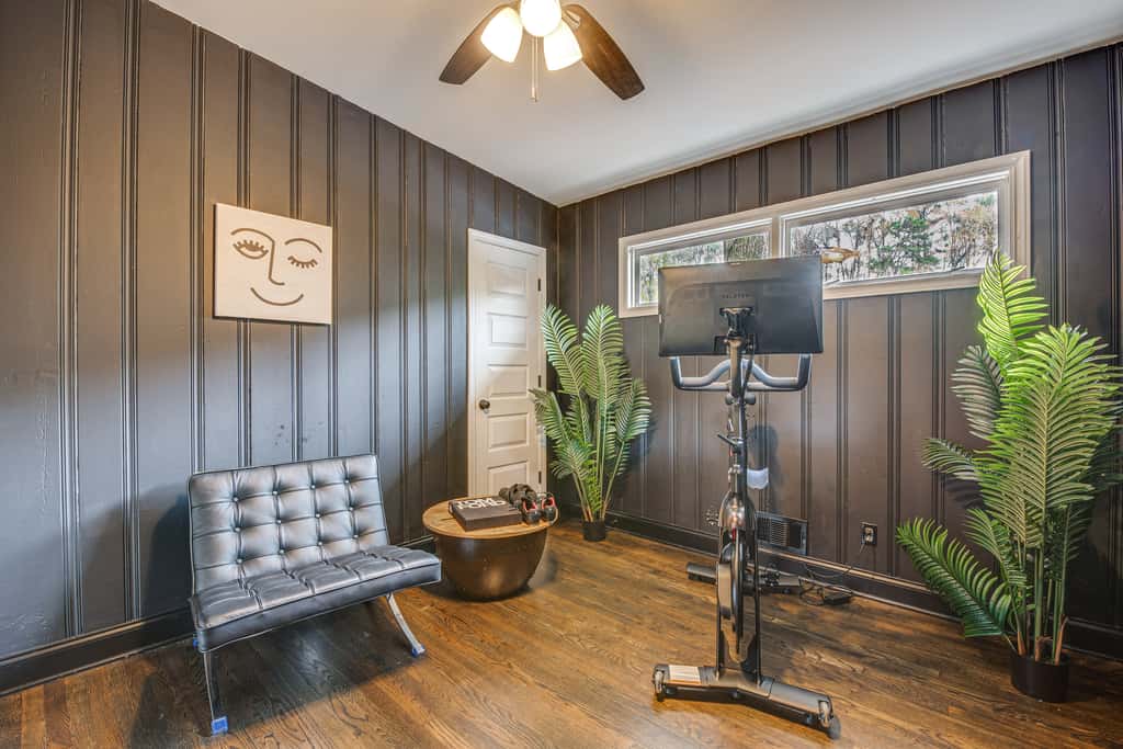 Modern Atlanta Retreat: Private Hot Tub & Yard!