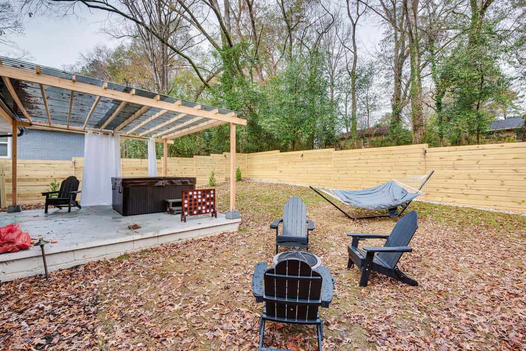 Modern Atlanta Retreat: Private Hot Tub & Yard!